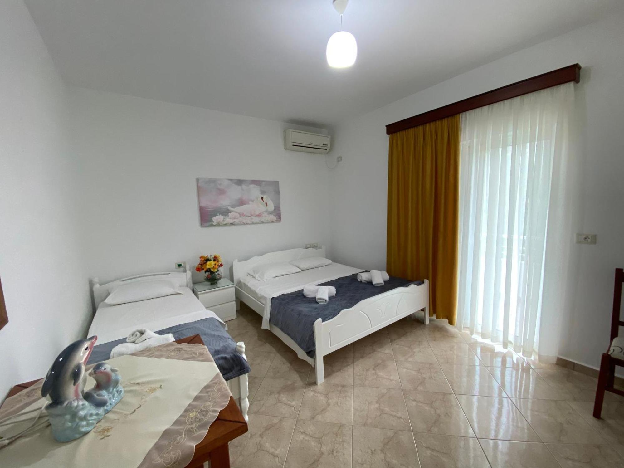 Hotel Vila Kafe Lukove Ngoại thất bức ảnh