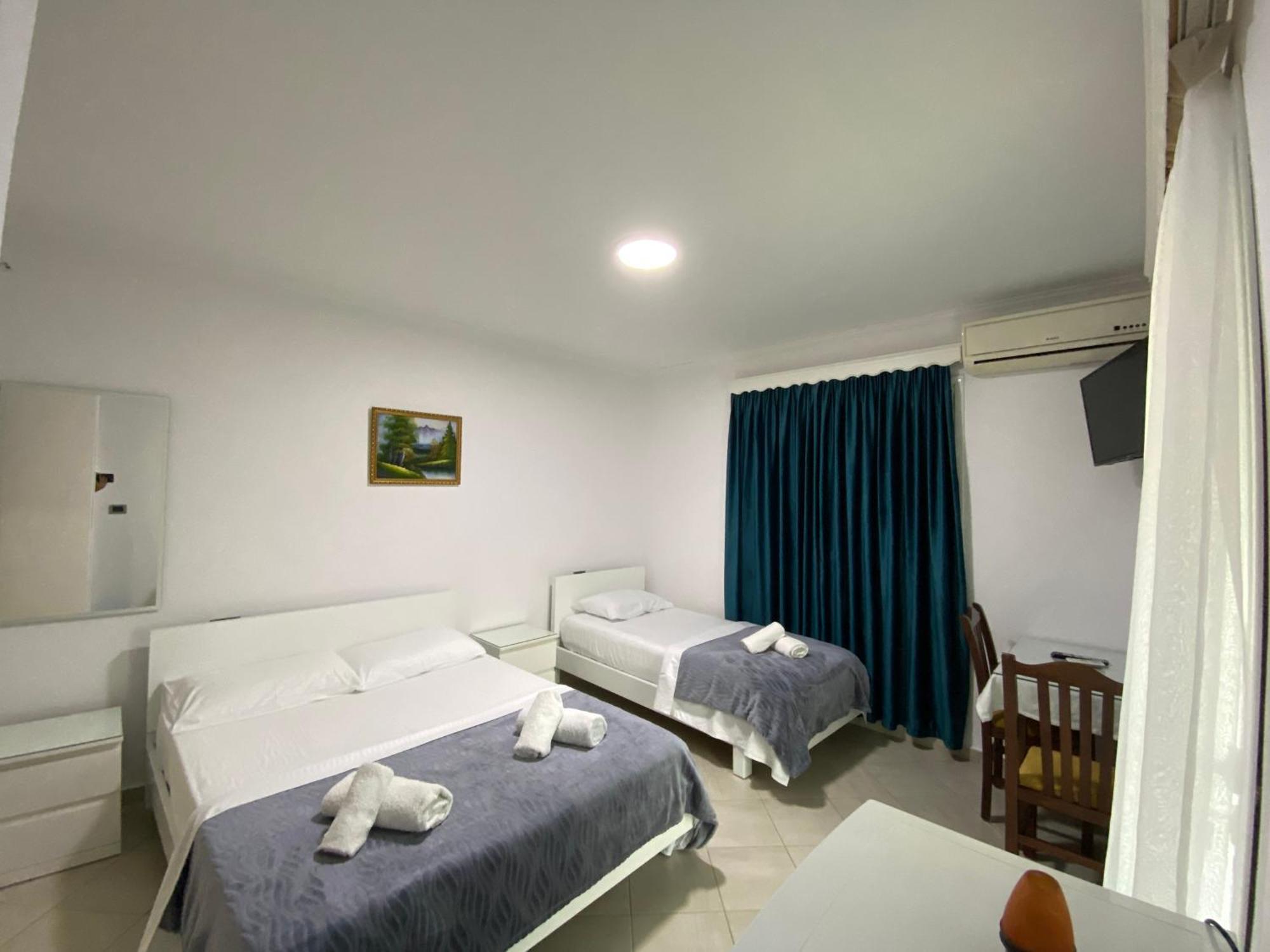 Hotel Vila Kafe Lukove Ngoại thất bức ảnh