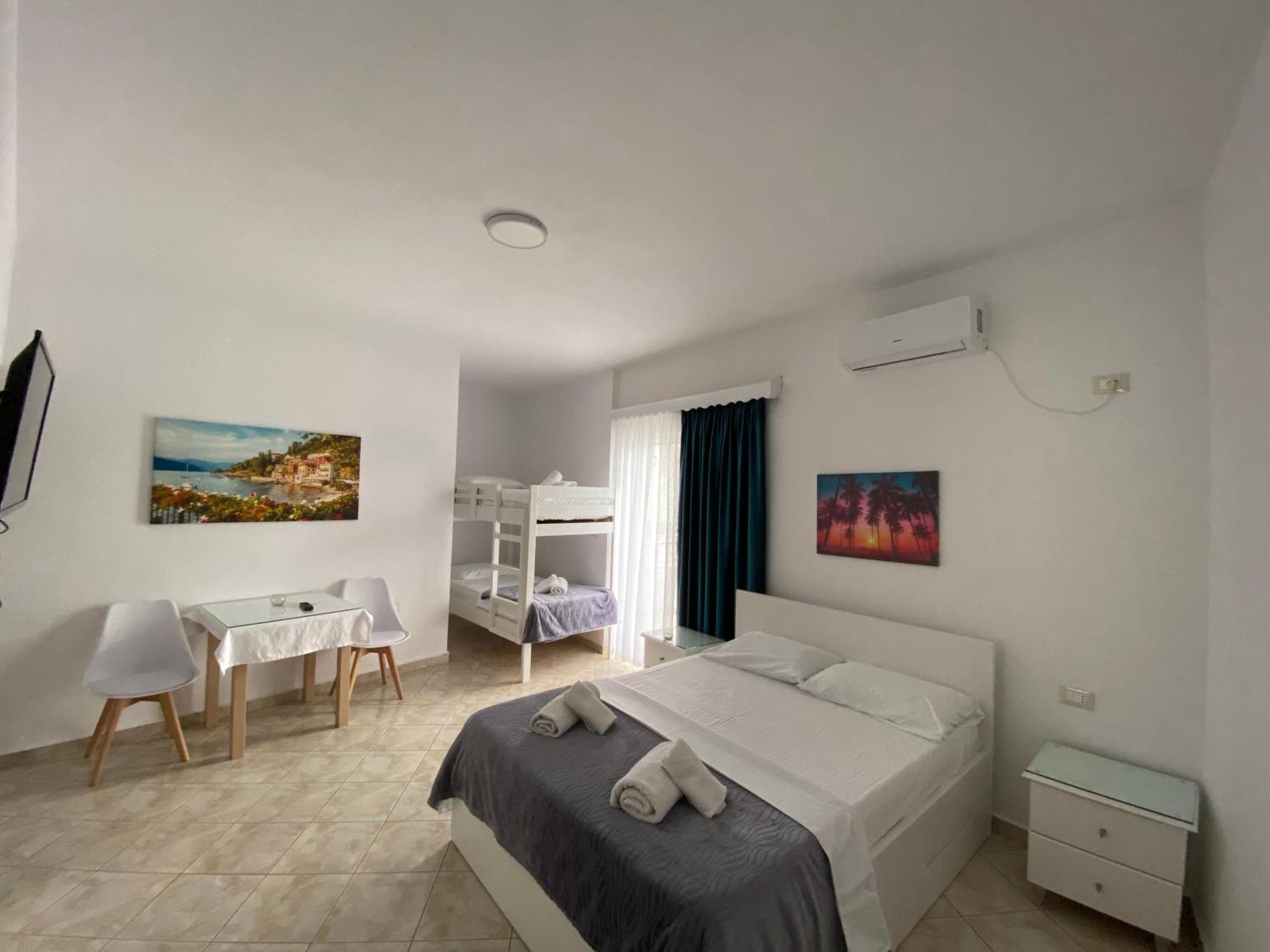Hotel Vila Kafe Lukove Ngoại thất bức ảnh