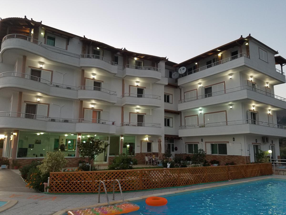 Hotel Vila Kafe Lukove Ngoại thất bức ảnh