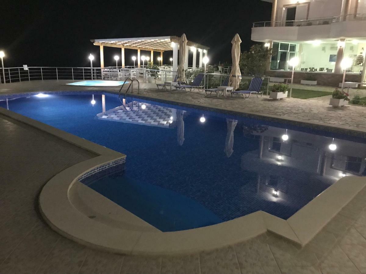 Hotel Vila Kafe Lukove Ngoại thất bức ảnh